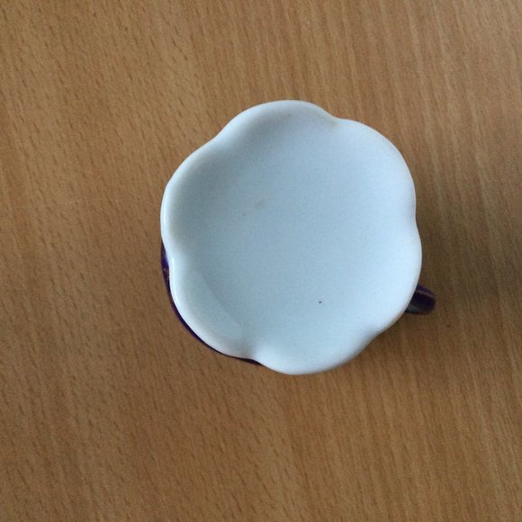 Vintage hand painted porcelain tea coffee cup cobalt blue red flower - Picture 6 of 7